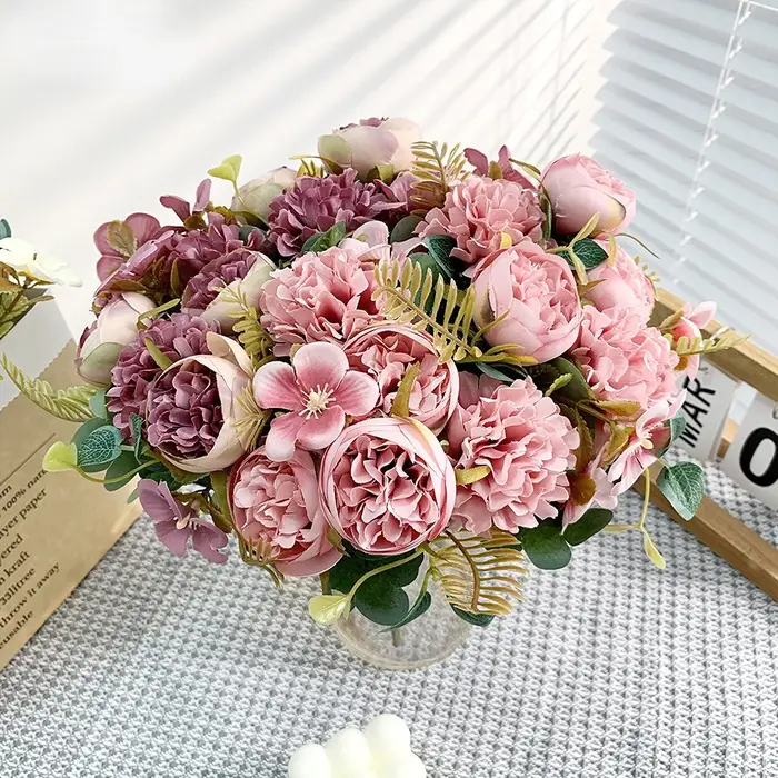 Grandes roses de thé artificielles en soie