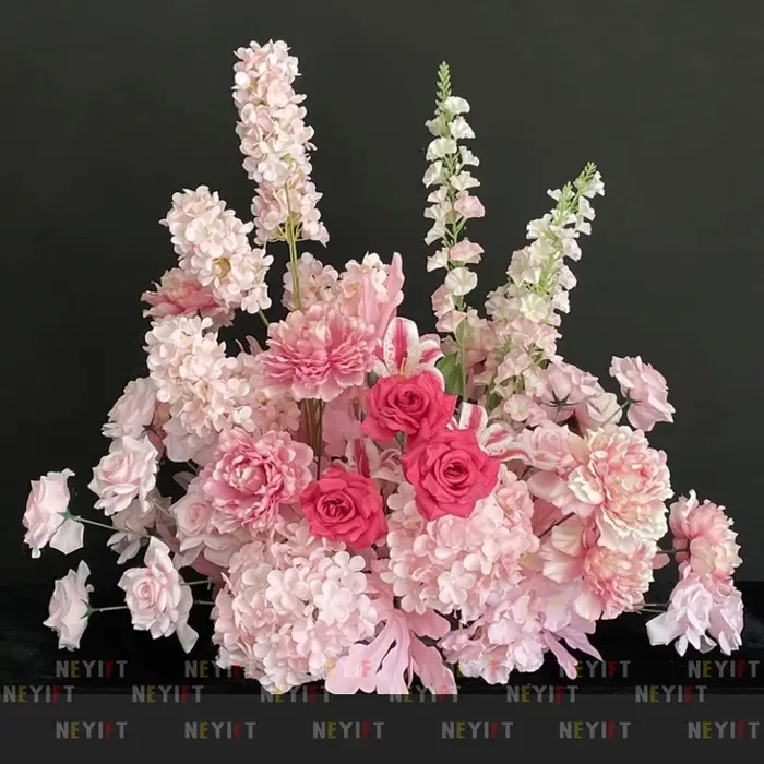Arrangement floral de sol en feuilles de plantes vertes