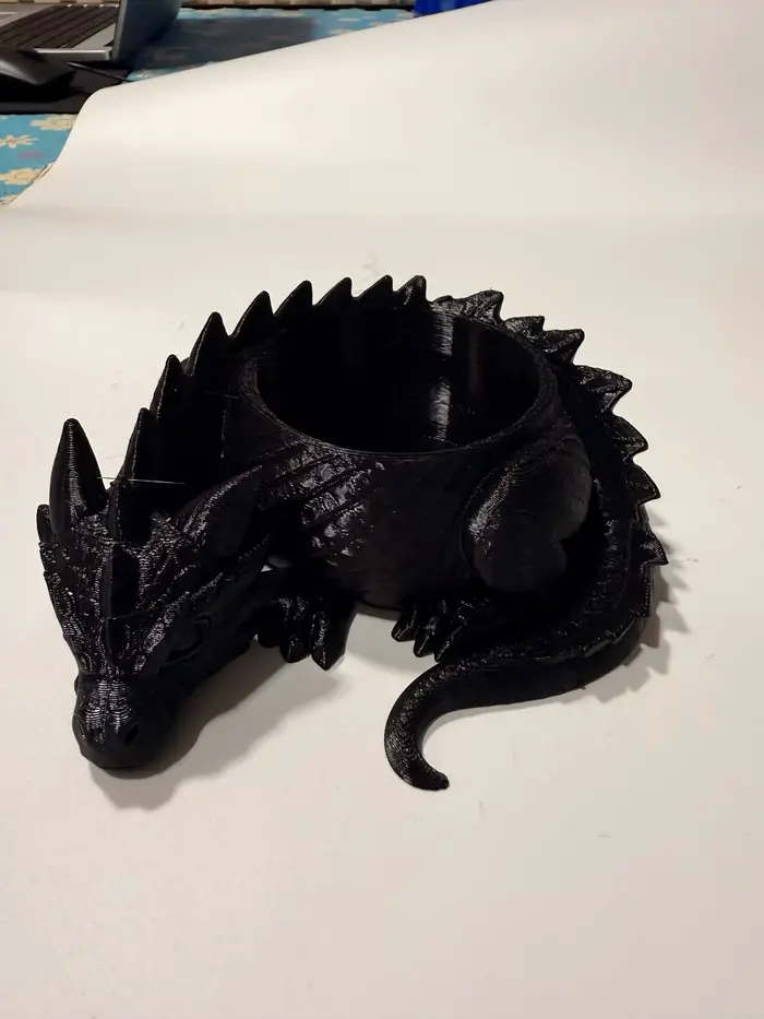 Pot de fleurs tête de dragon imprimé en 3D