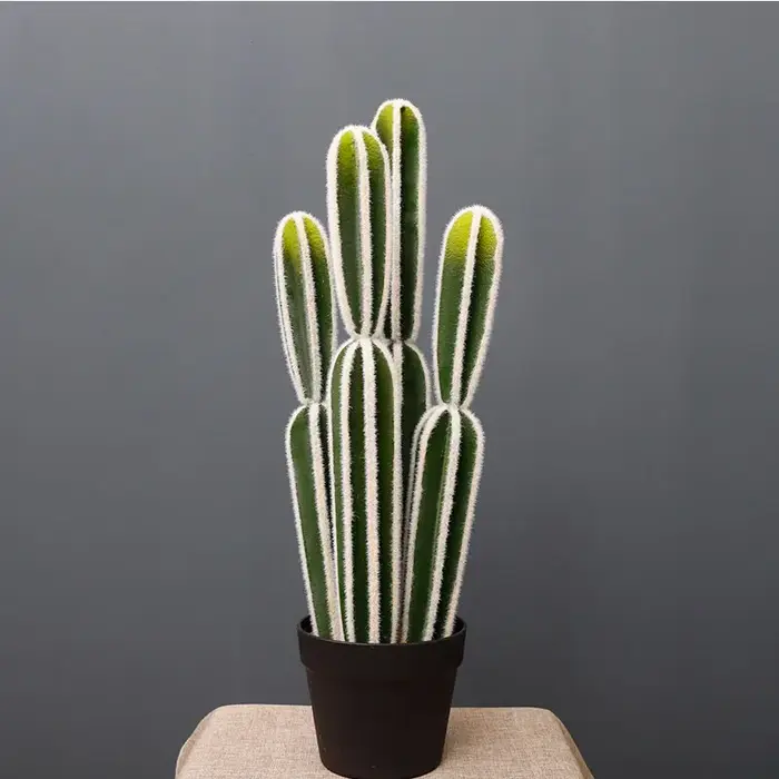 Plante artificielle en pot de style tropical