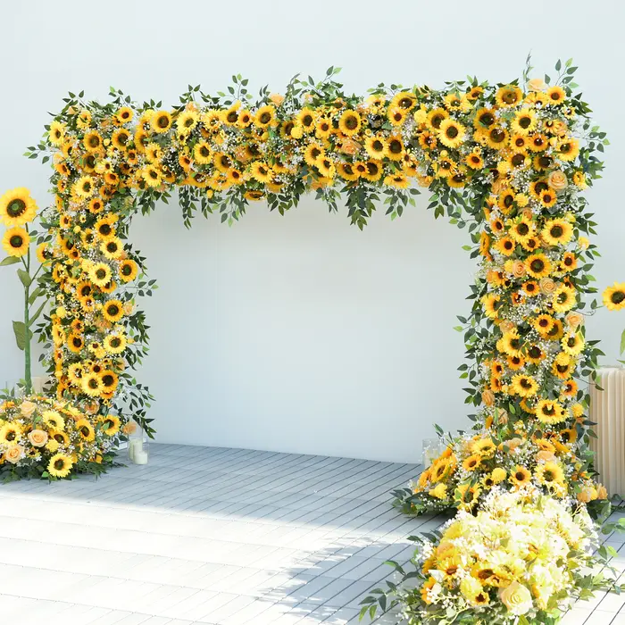 XUELY X9196 Composition florale artificielle de tournesols et verdure pour toile de fond de mariage