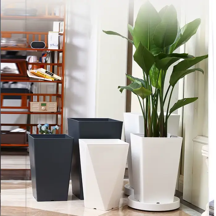 Jardinière de jardin en plastique de grande taille