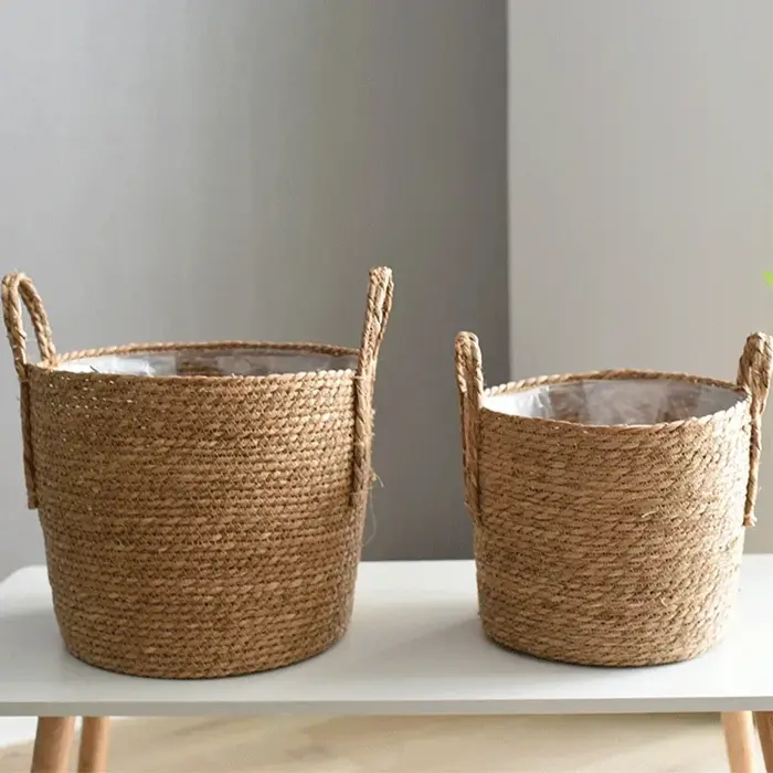 Pot de fleur tissé en paille fait à la main