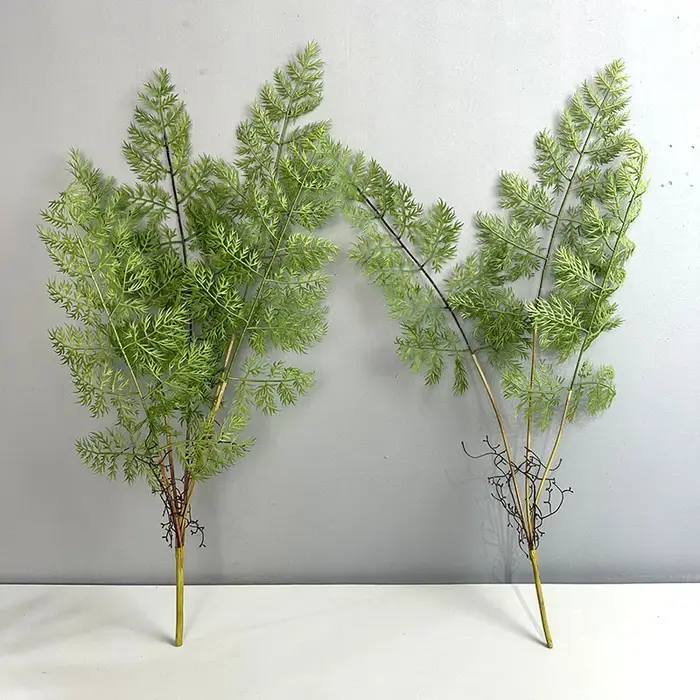 Plantes vertes artificielles en plastique