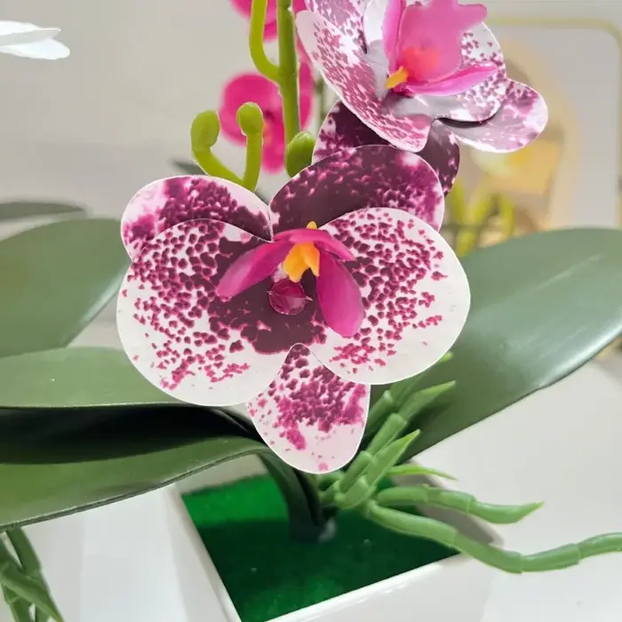 Fleur simulée, orchidée papillon