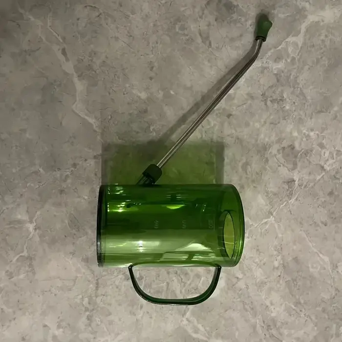 Arrosoir à long bec pour la maison