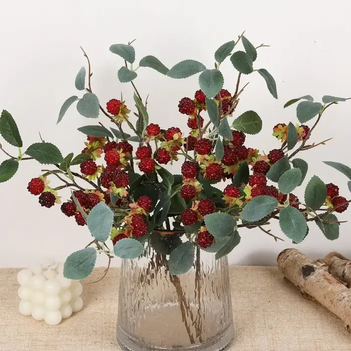 Plante artificielle de framboise rouge élégante