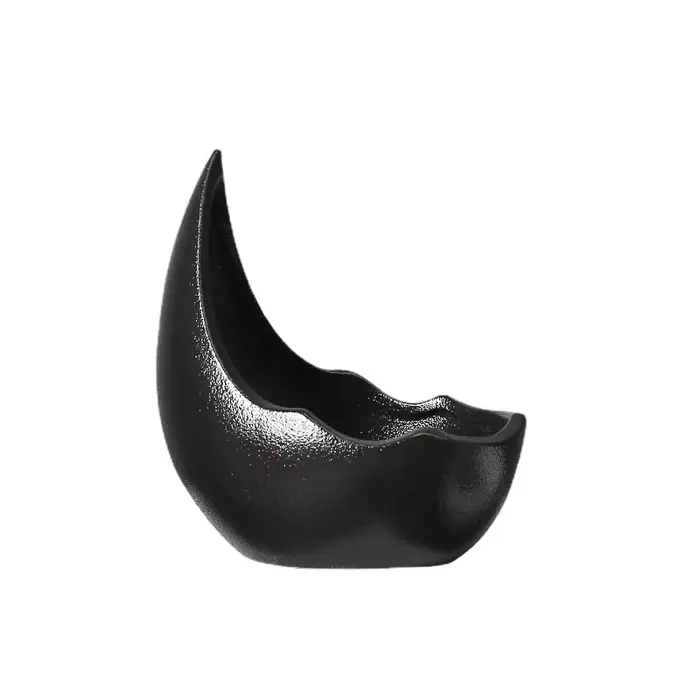 Pot de fleur en céramique en forme de corne de rhinocéros