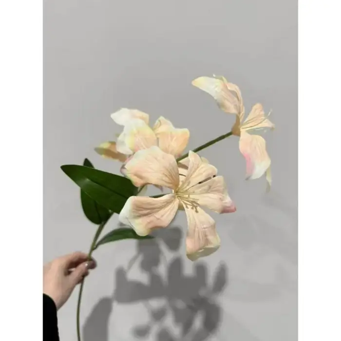 1 pièce de fleurs artificielles en soie