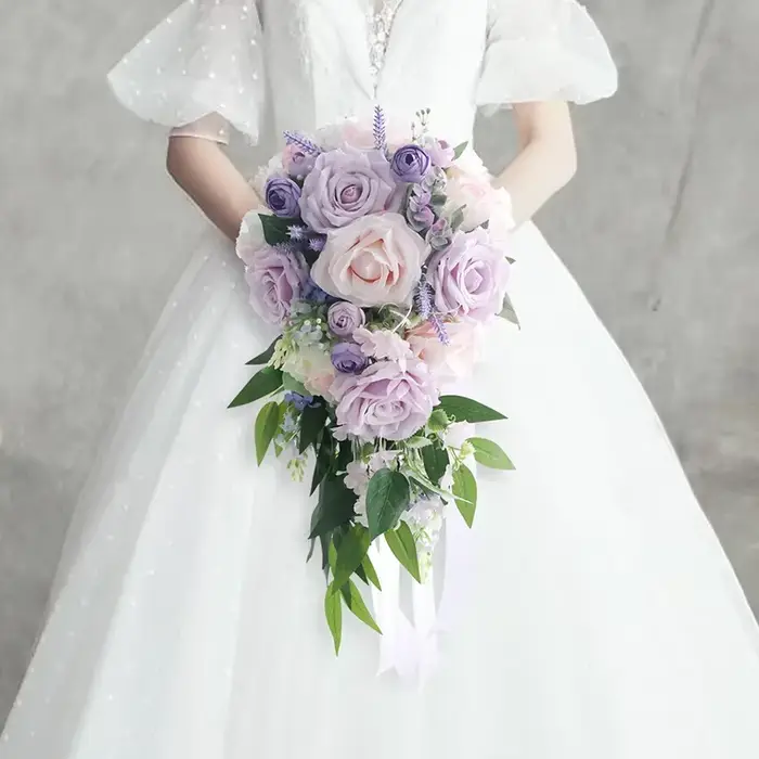Gouttes d'eau artificielles pour la mariée