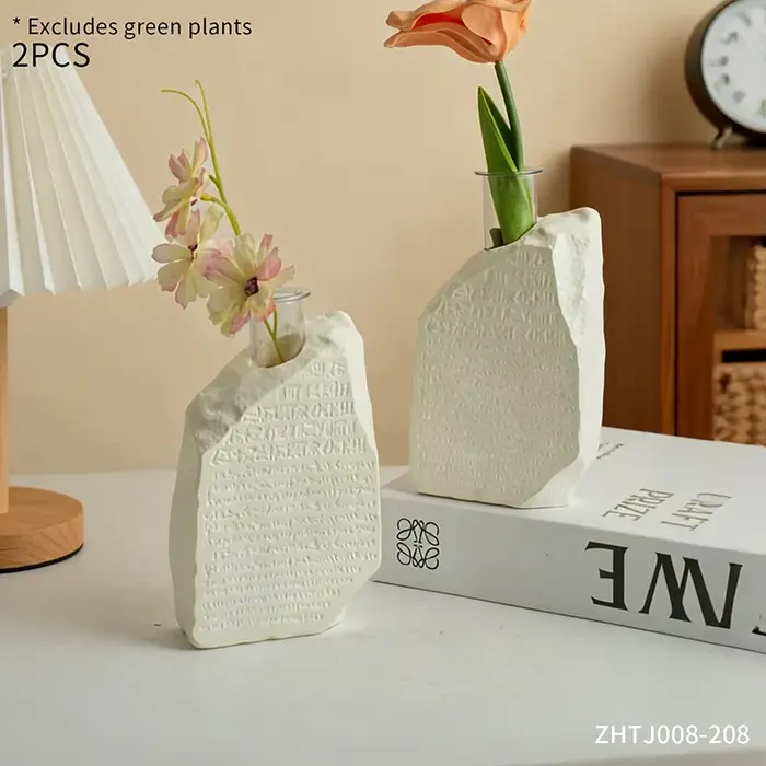 Vase en résine inspiré de la pierre de Rosette