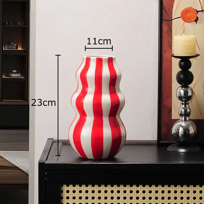 Vase en céramique créatif à rayures colorées