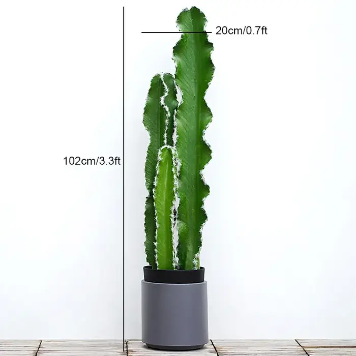 Plantes tropicales artificielles avec pot