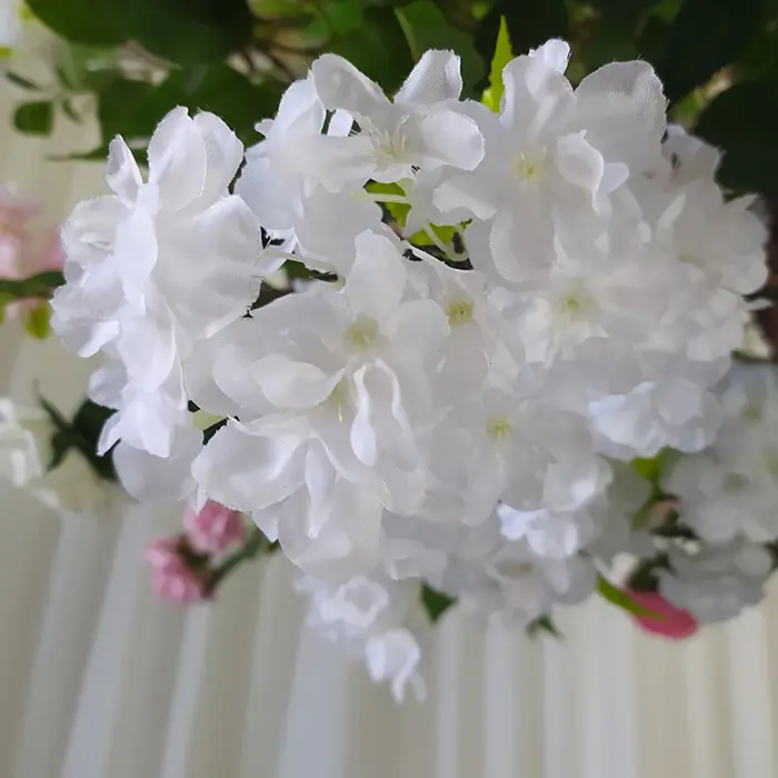 Arbre de roses artificielles