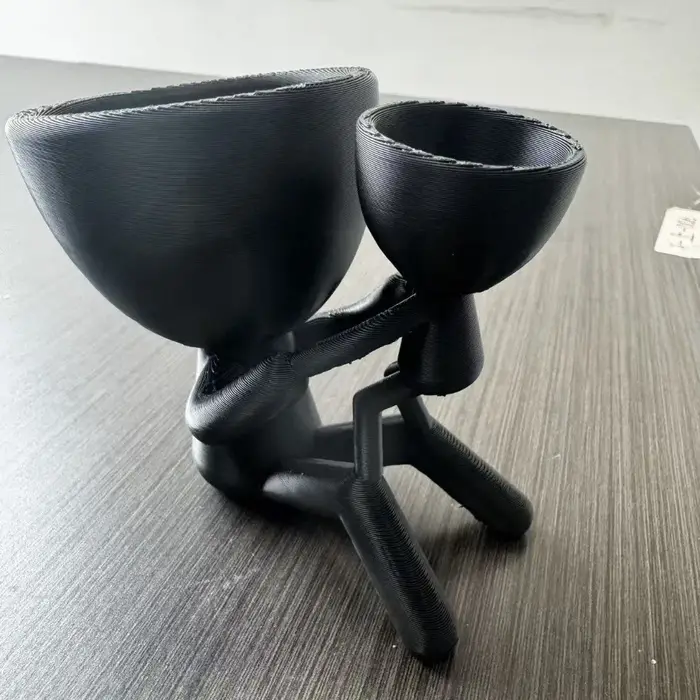 Pot de fleurs imprimé en 3D, figurine mère et enfant, thème familial, pot à plantes minimaliste avec mère et enfant enlacés, base stable anti-basculement
