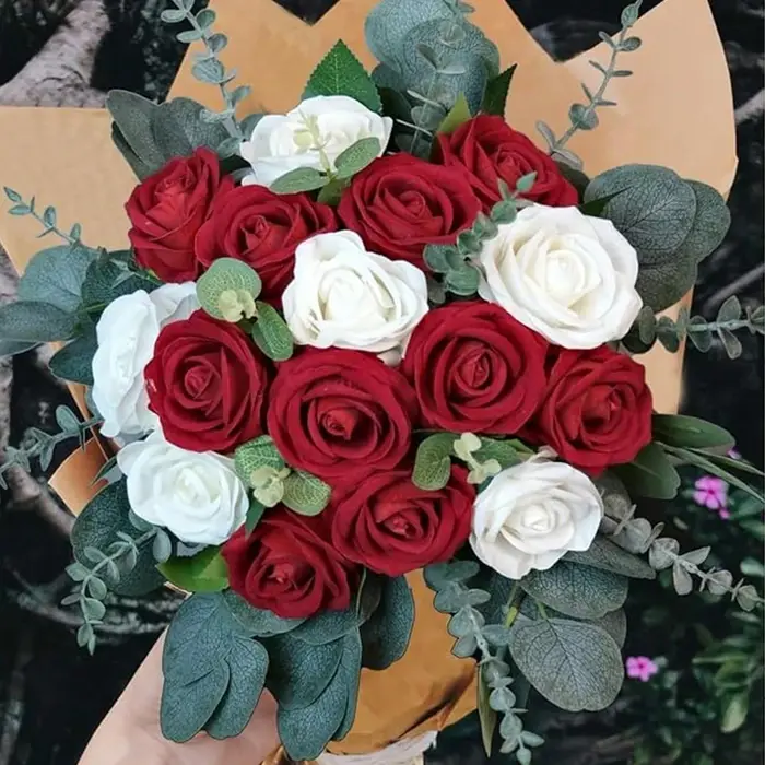 Bouquet de plantes artificielles d'eucalyptus