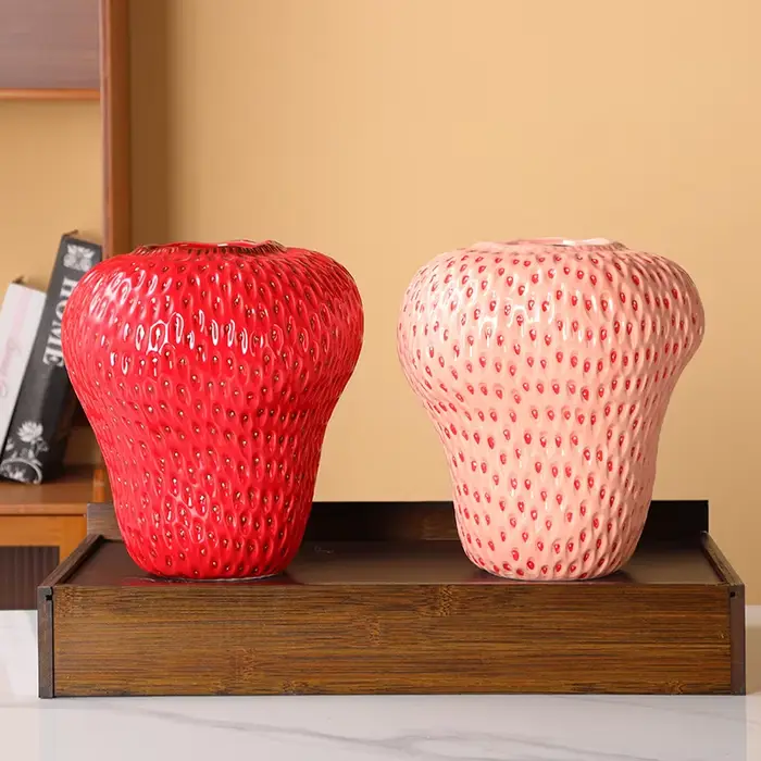 Vase à fraises en céramique