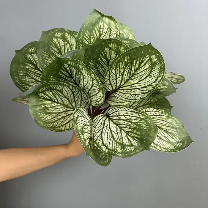 Lot de 6 plantes artificielles en plastique