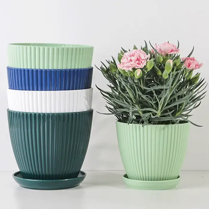 Pots de fleurs d'intérieur en plastique