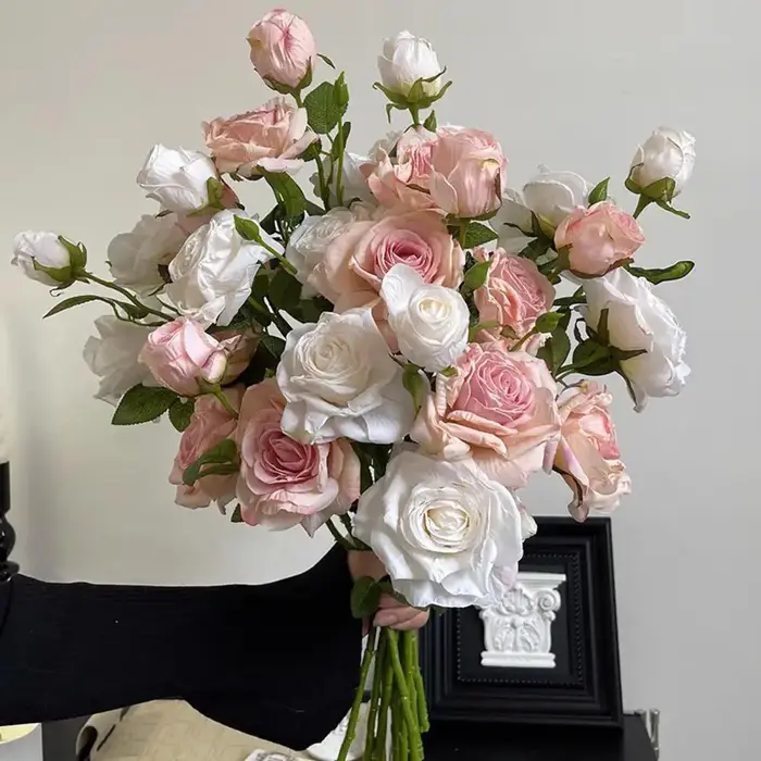 Décoration de fleurs artificielles