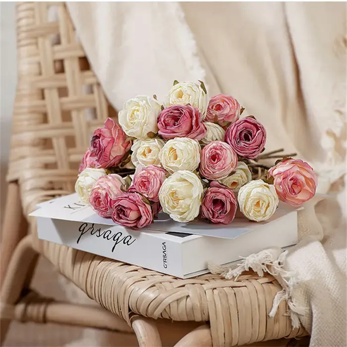 Lot de 6 Branches de Roses Artificielles en Soie à Bordures Brûlées
