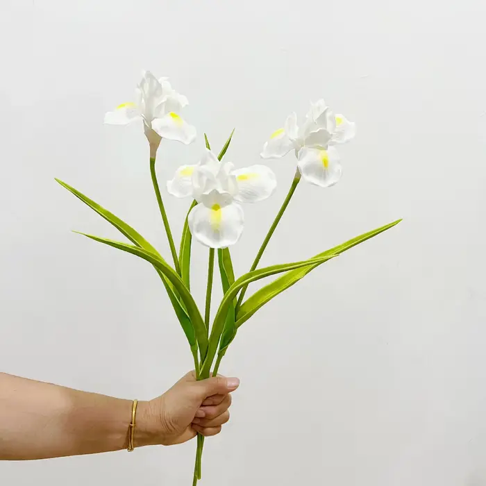 Fleurs d'iris artificielles de haute qualité de 21,7 pouces pour la décoration murale florale de la