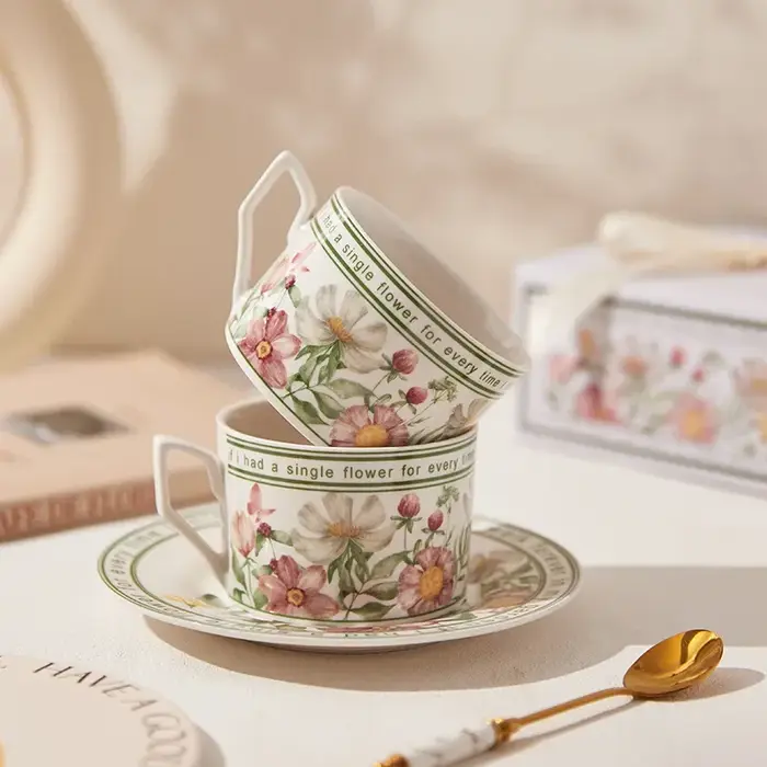 Ensemble de tasses à thé et soucoupes Vintage français de 260ml, tasse en céramique florale de luxe légère, tasse à expresso, tasses à café tournesol pour la maison et le bureau, cadeau