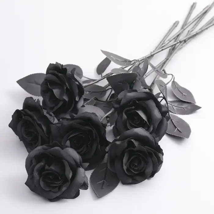 Roses artificielles noires pures