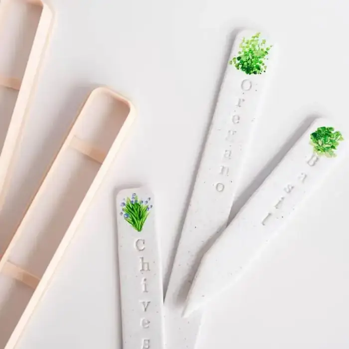 Cutter pour étiquettes de plantes