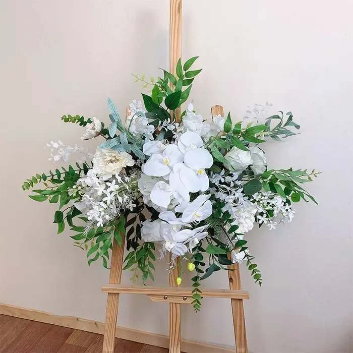 Verdure d'orchidée de rose blanche