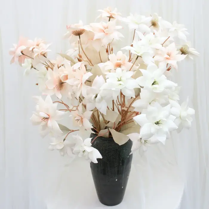 6 têtes de petites fleurs artificielles en soie blanches pour la décoration de table à la maison