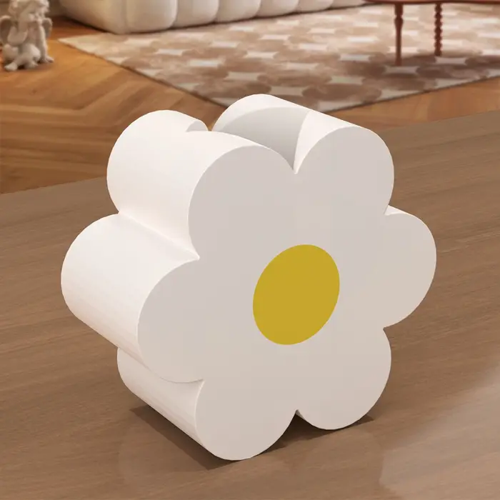 Le petit vase fleuri est durable et n'est pas facile à casser
