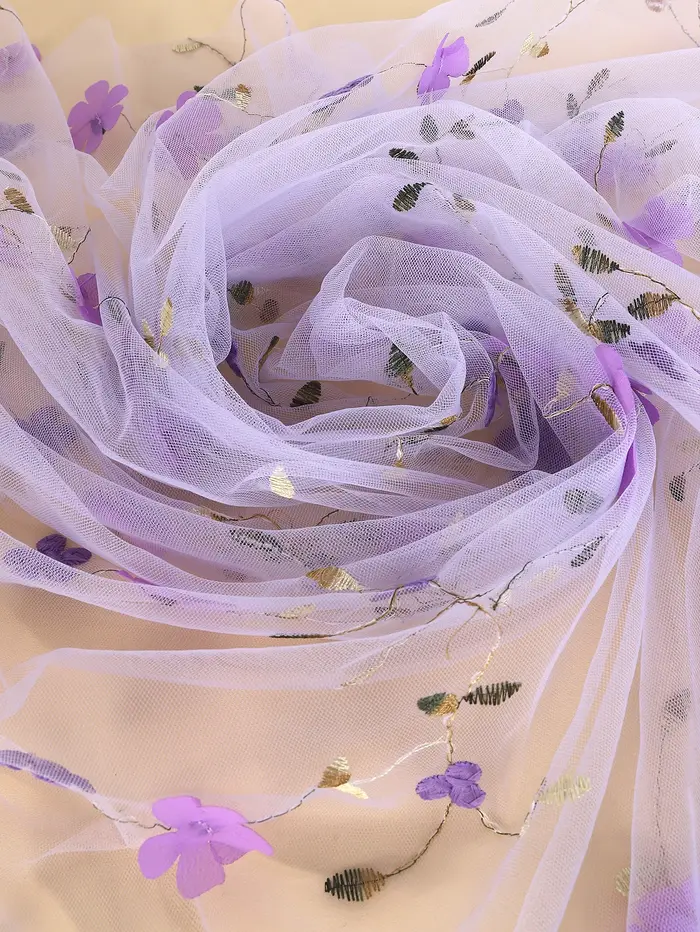 Magnifique tissu en dentelle brodée florale