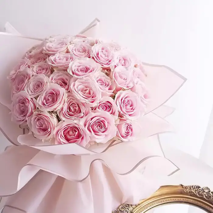 20 feuilles de papier d'emballage de fleurs roses avec bords dorés