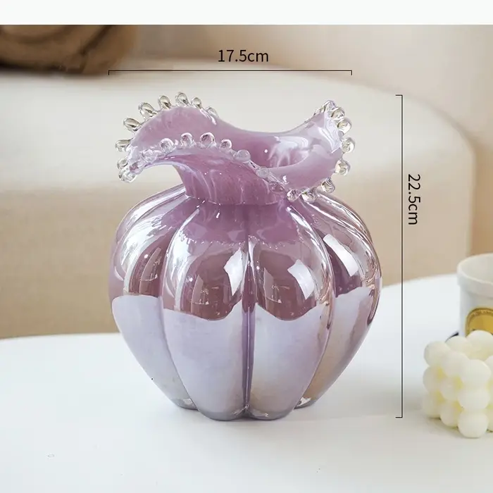 Vase en verre en forme de bourgeon de fleur de citrouille