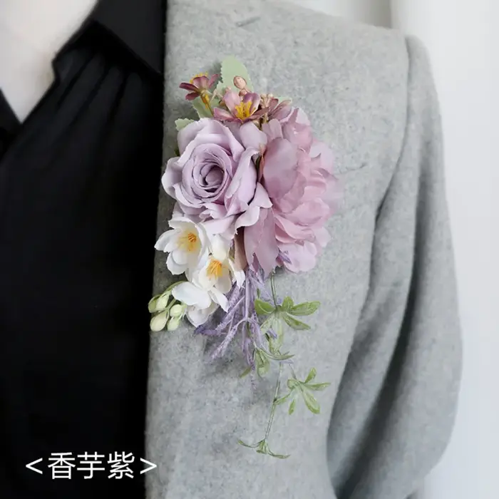 Boutonnière de marié rose européenne