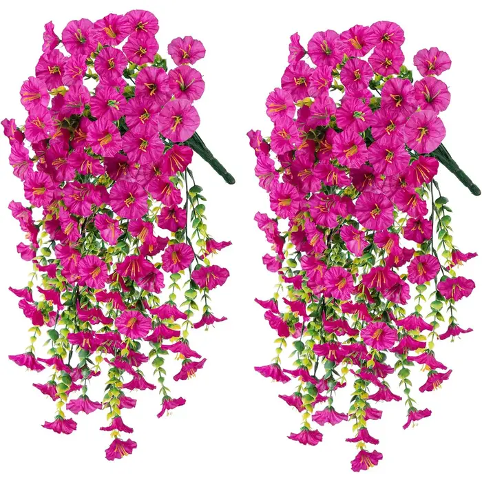 Fleurs artificielles suspendues