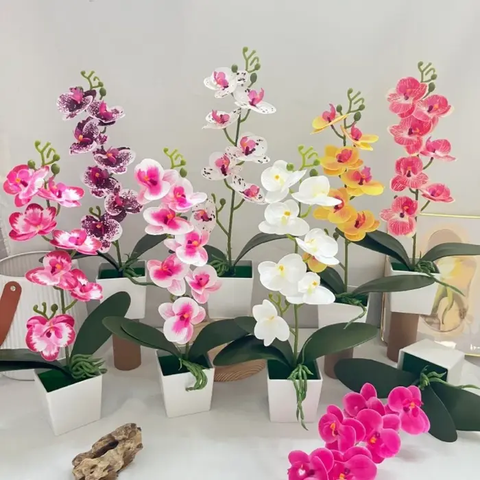 7 Fleurs d'orchidées artificielles en pot
