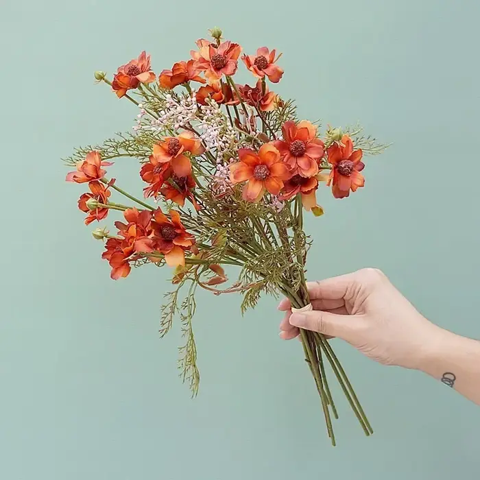Bouquet de fleurs artificielles vintage