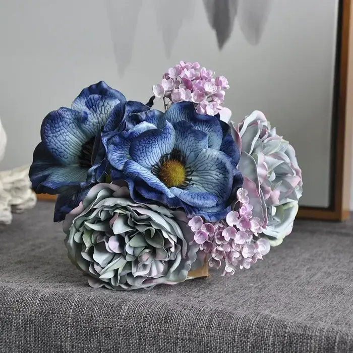 Bouquet de pivoines de montagne parfumées nordiques