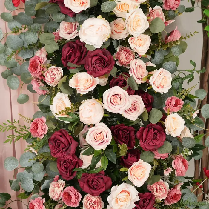 Uflower 2, 3 m Composition florale verte avec roses rouges
