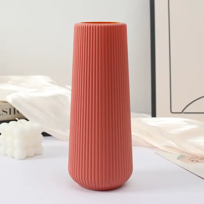 Vase à fleurs en plastique
