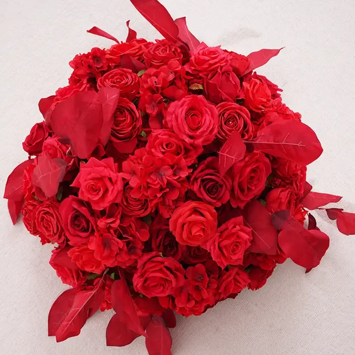 Boule de fleur de baies de Rose rouge