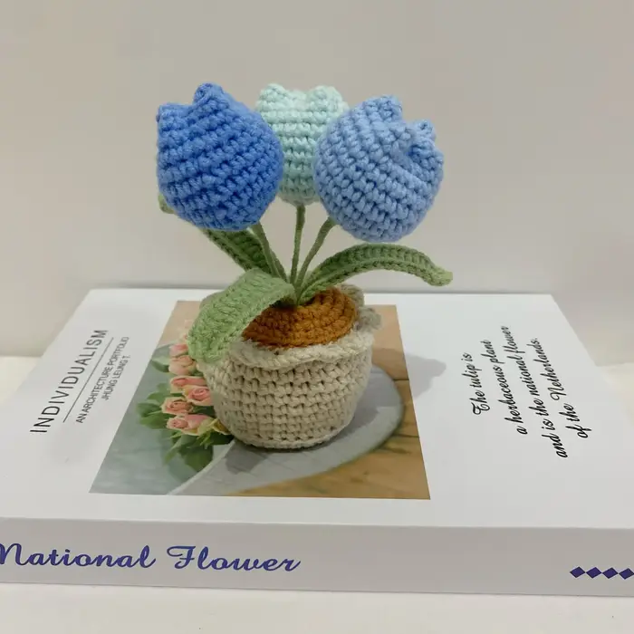 Tulipes au crochet avec pot