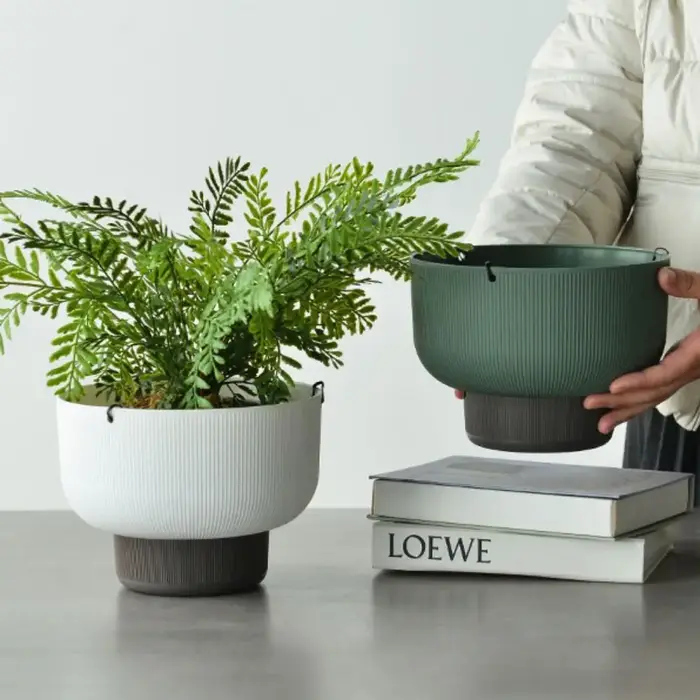 Pots de fleurs suspendus auto-arrosants blancs