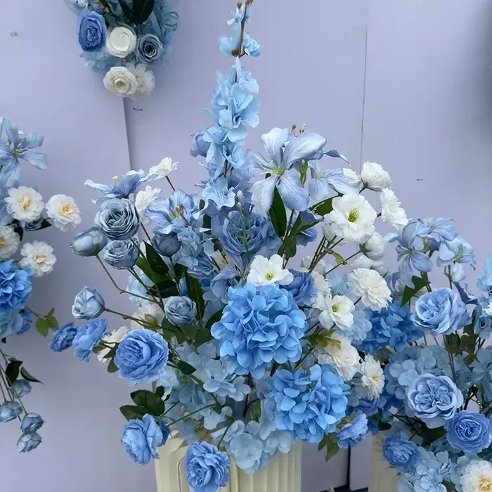 Chemin de fleurs roses artificielles de luxe