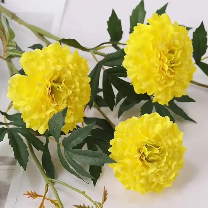 Fleurs artificielles pour bureau