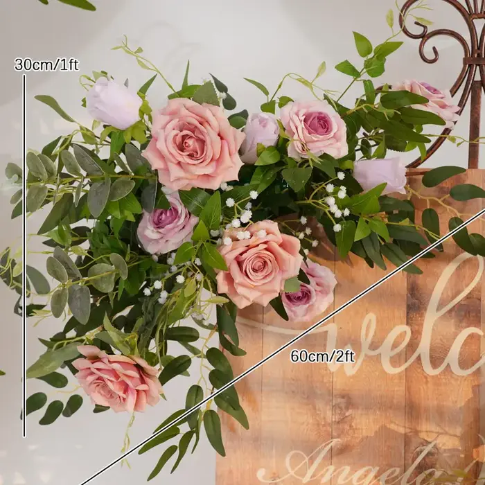 Arrangement de fleurs d'angle suspendu, Rose poussiéreux, souffle de bébé, feuille verte, cadre d'ar