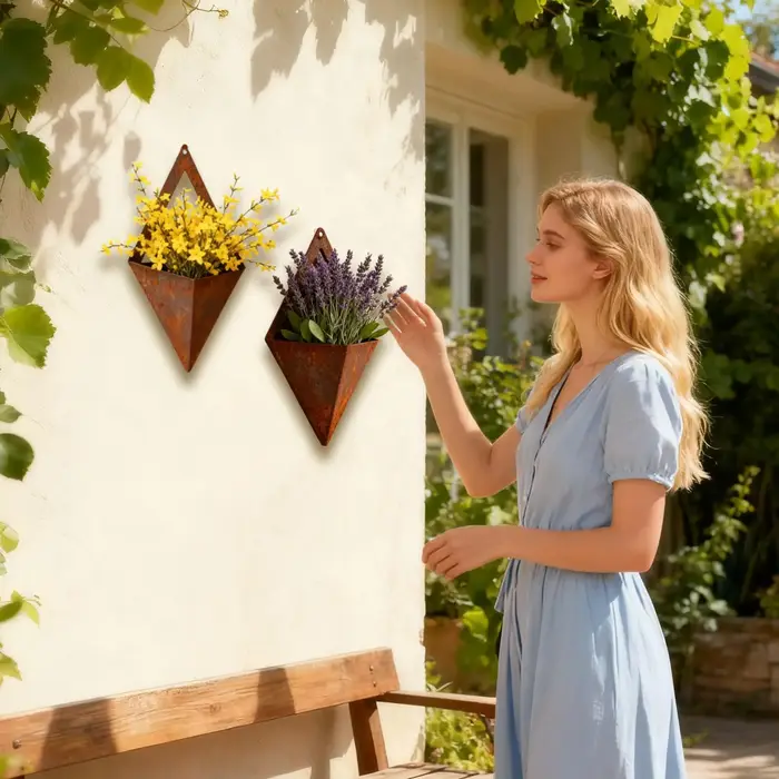 Vase mural géométrique en métal