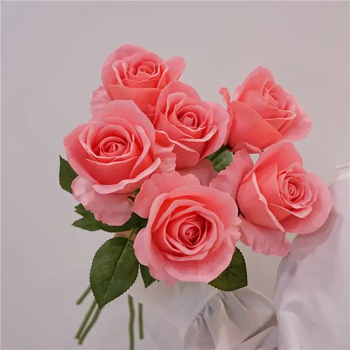 Rose Esha artificielle au toucher réel